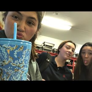 Meet your Posher, Claire